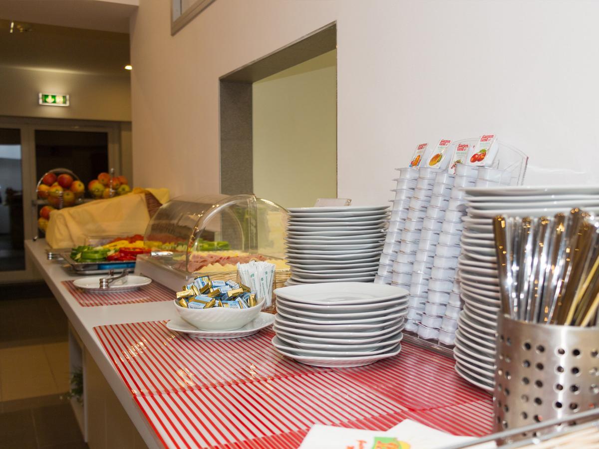 Winbudget "Bed&Breakfast" Wiener Neustadt Ngoại thất bức ảnh