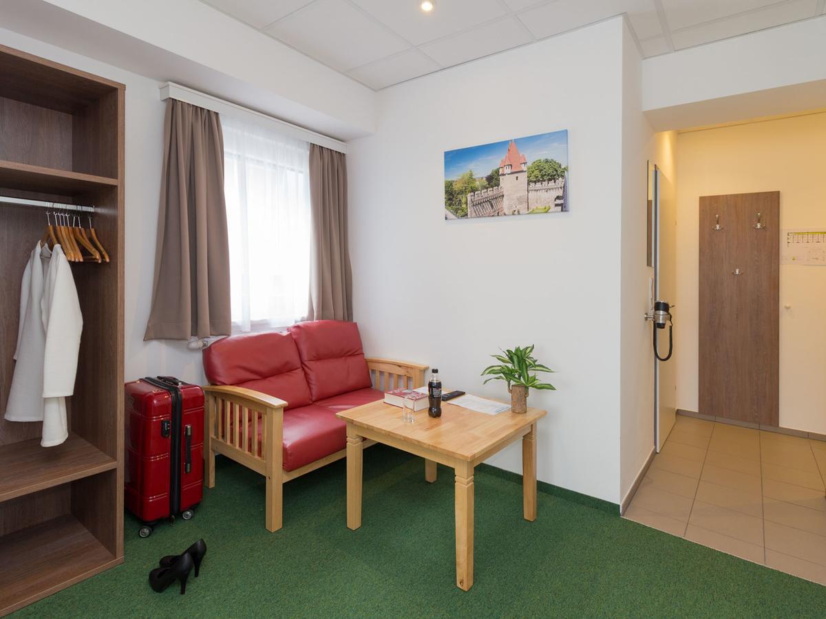 Winbudget "Bed&Breakfast" Wiener Neustadt Ngoại thất bức ảnh