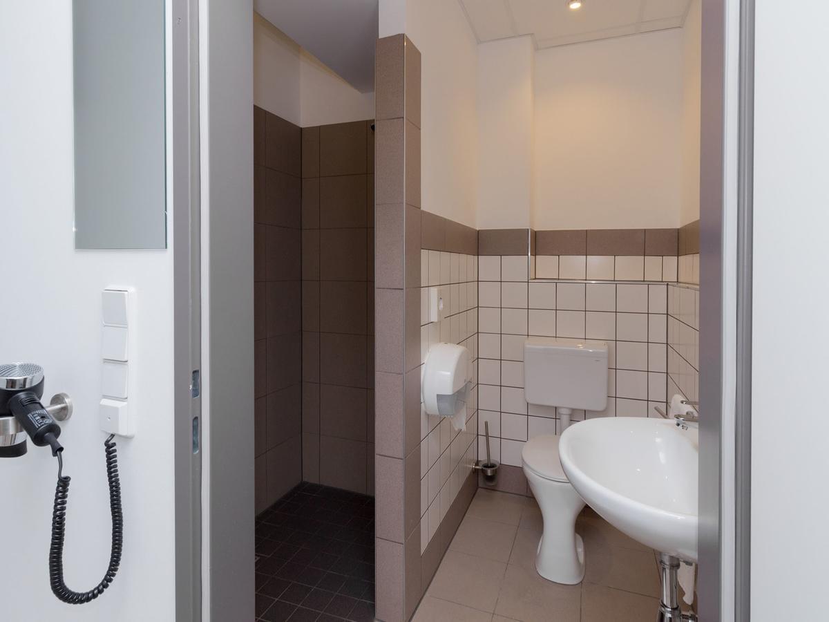 Winbudget "Bed&Breakfast" Wiener Neustadt Ngoại thất bức ảnh