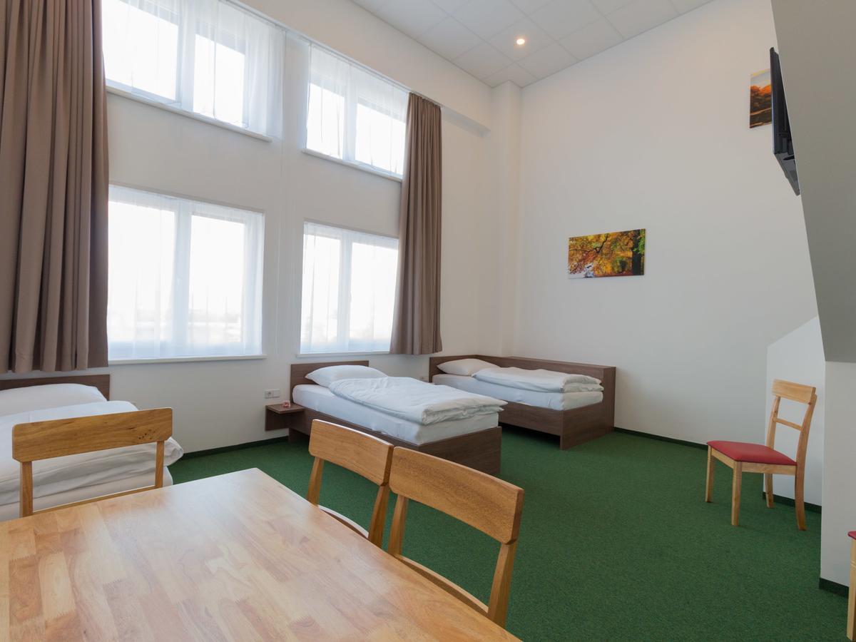 Winbudget "Bed&Breakfast" Wiener Neustadt Ngoại thất bức ảnh