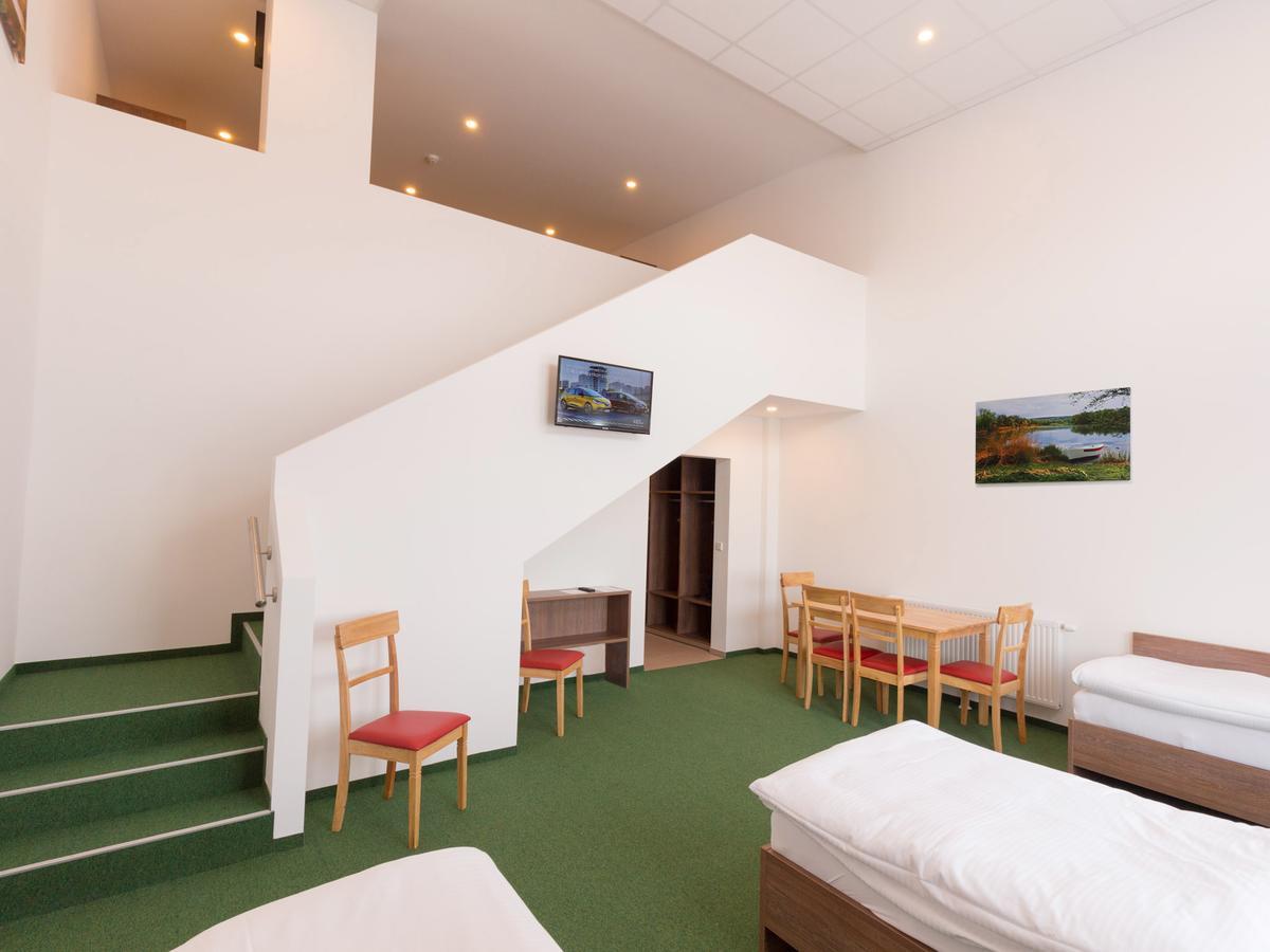 Winbudget "Bed&Breakfast" Wiener Neustadt Ngoại thất bức ảnh